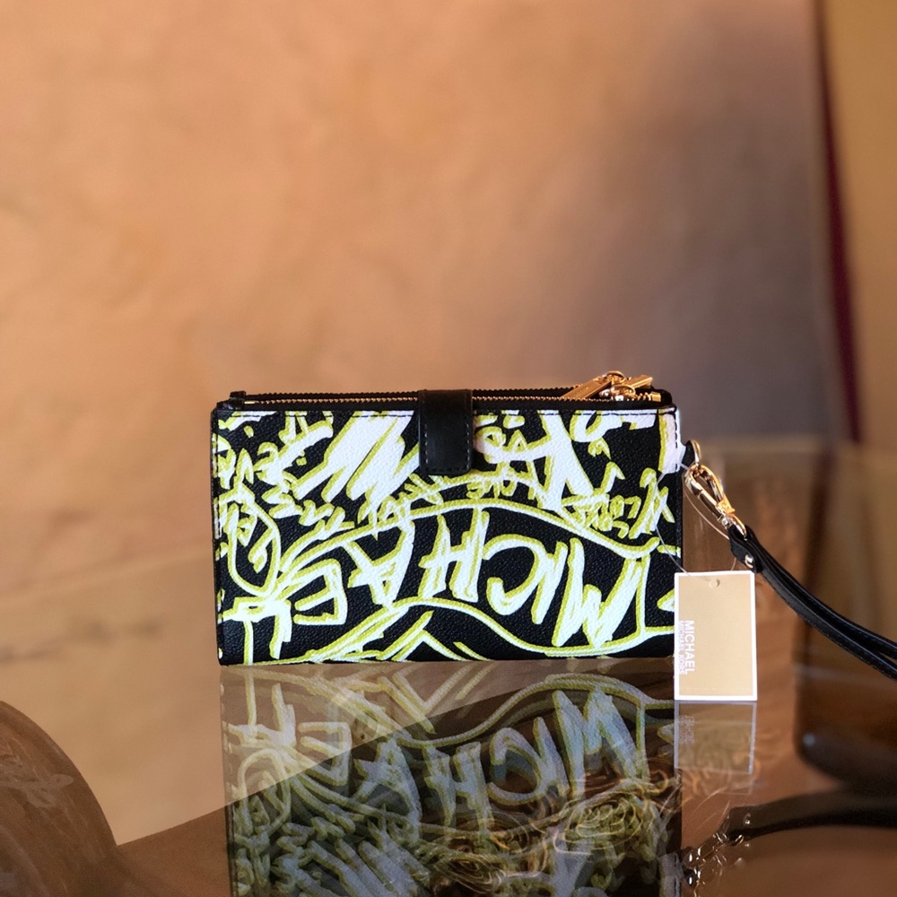 NWT Michael Kors jet set smartphone wristlet - Picture 7 of 8